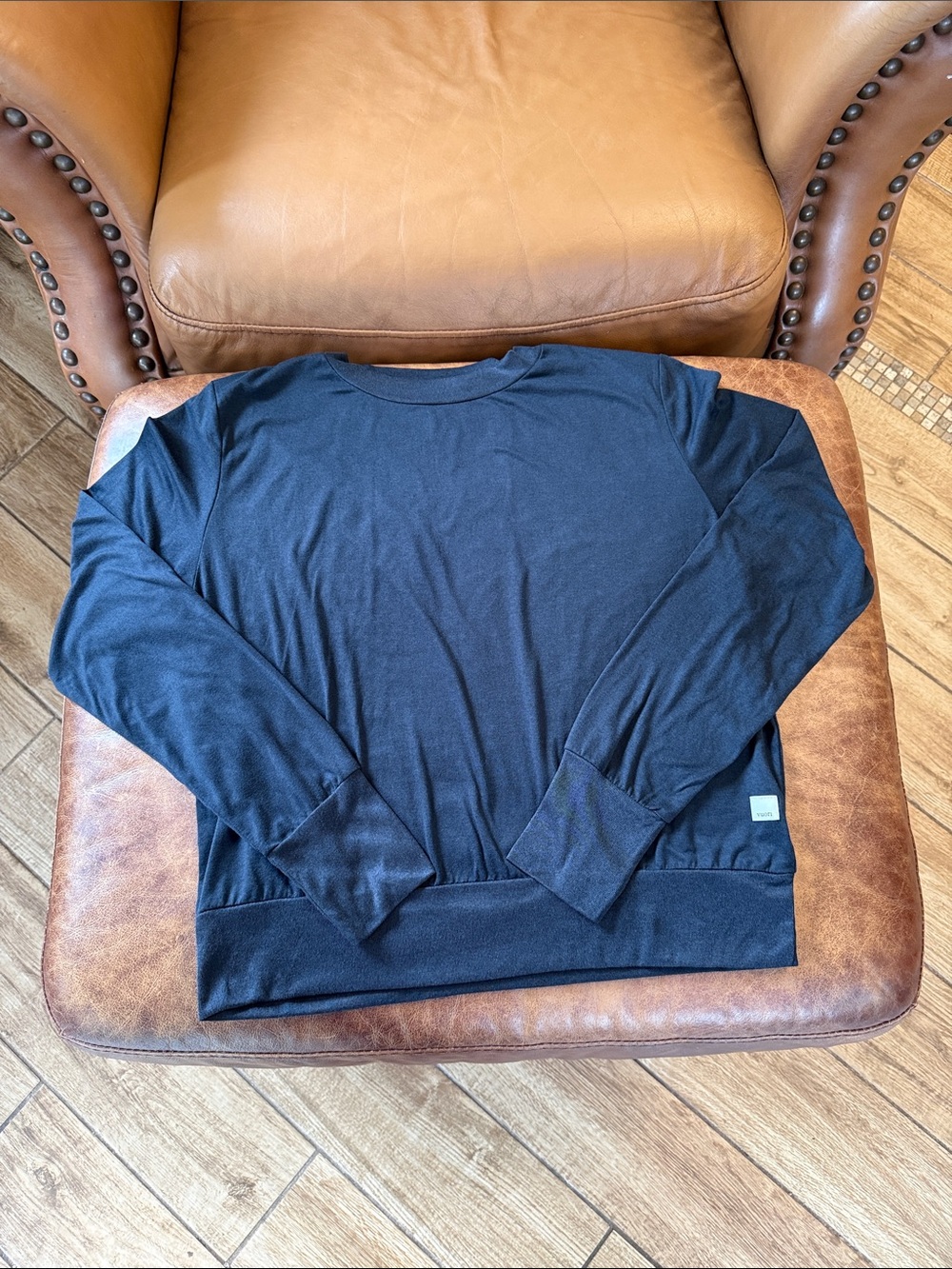 Vuori Daydream Long Sleeve Crew Sweatshirt Sz Medium Black Heather